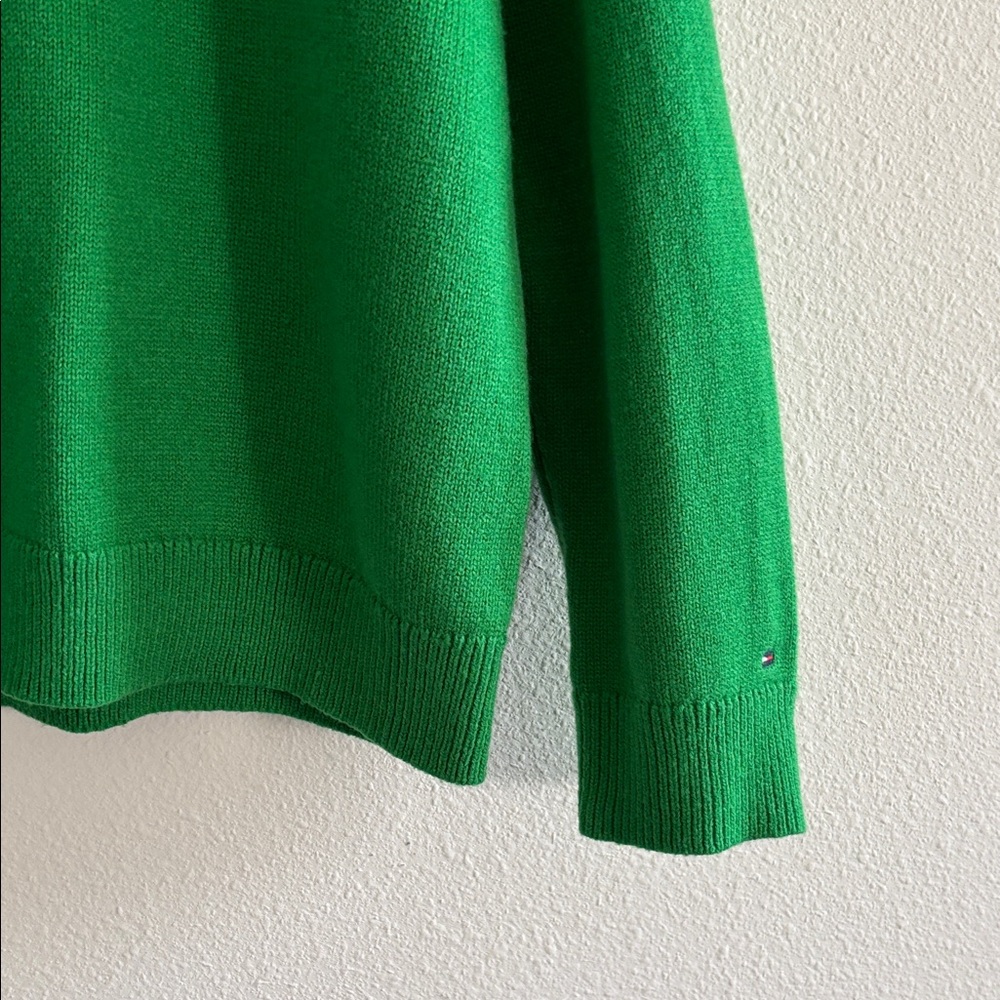 Tommy Hilfiger Green Crewneck Sweater with Black 'Tommy' Script - Picture 3 of 4